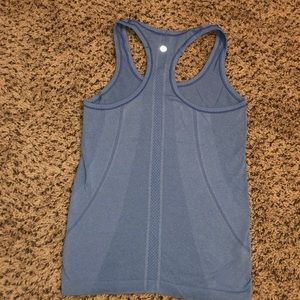 Lululemon Workout Top SMALL